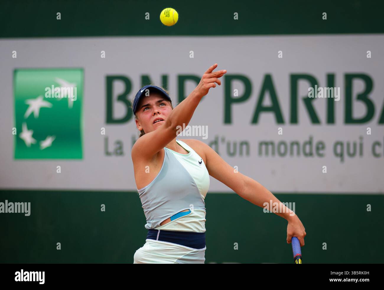 June 3, 2022, PARIS, FRANCE: Sara Bejlek of the Czech Republic in action during the Juniors semi-final of the 2022 Roland Garros Grand Slam tennis tournament (Credit Image: © Rob Prange/AFP7 via ZUMA Press Wire) Stock Photo