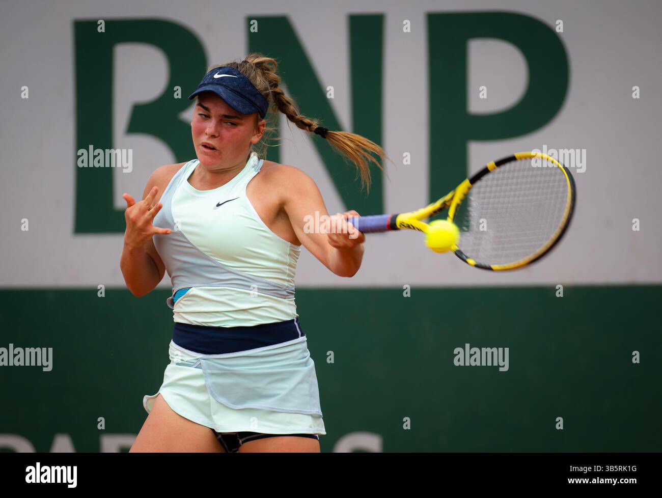 June 3, 2022, PARIS, FRANCE: Sara Bejlek of the Czech Republic in action during the Juniors semi-final of the 2022 Roland Garros Grand Slam tennis tournament (Credit Image: © Rob Prange/AFP7 via ZUMA Press Wire) Stock Photo