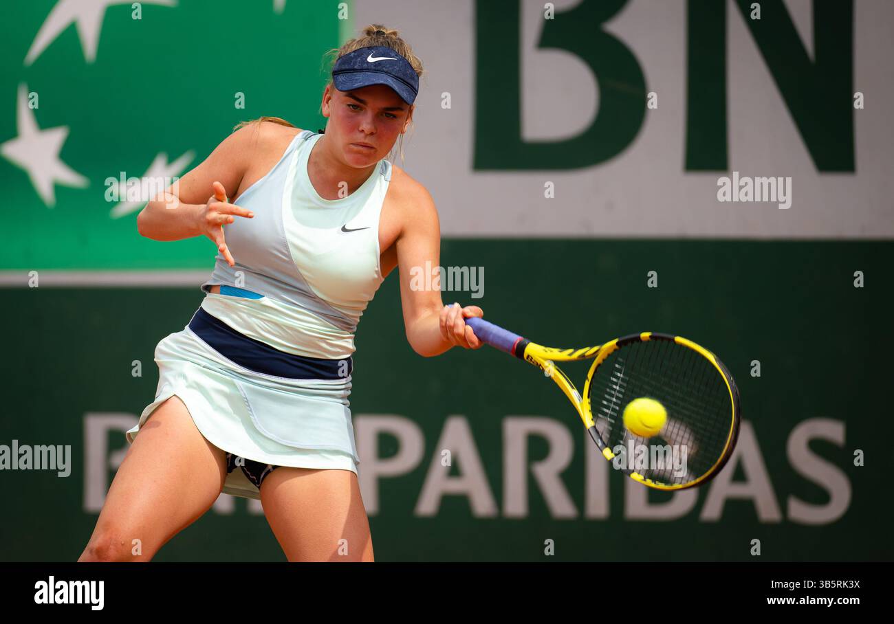 June 3, 2022, PARIS, FRANCE: Sara Bejlek of the Czech Republic in action during the Juniors semi-final of the 2022 Roland Garros Grand Slam tennis tournament (Credit Image: © Rob Prange/AFP7 via ZUMA Press Wire) Stock Photo