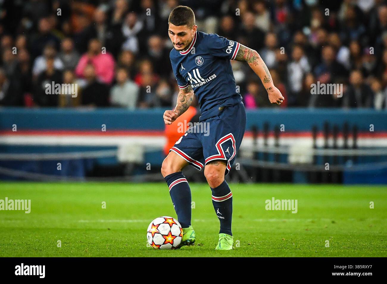 VERDY × PSG Paris Saint-Germain VERRATTI PARIS, FRANCE - OCTOBER 19: Marco Verratti of Paris Saint-Germain