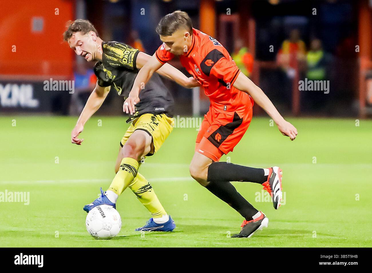 Volendam, Netherlands. 02nd May, 2025. VOLENDAM - 02-05-2025, KRAS ...