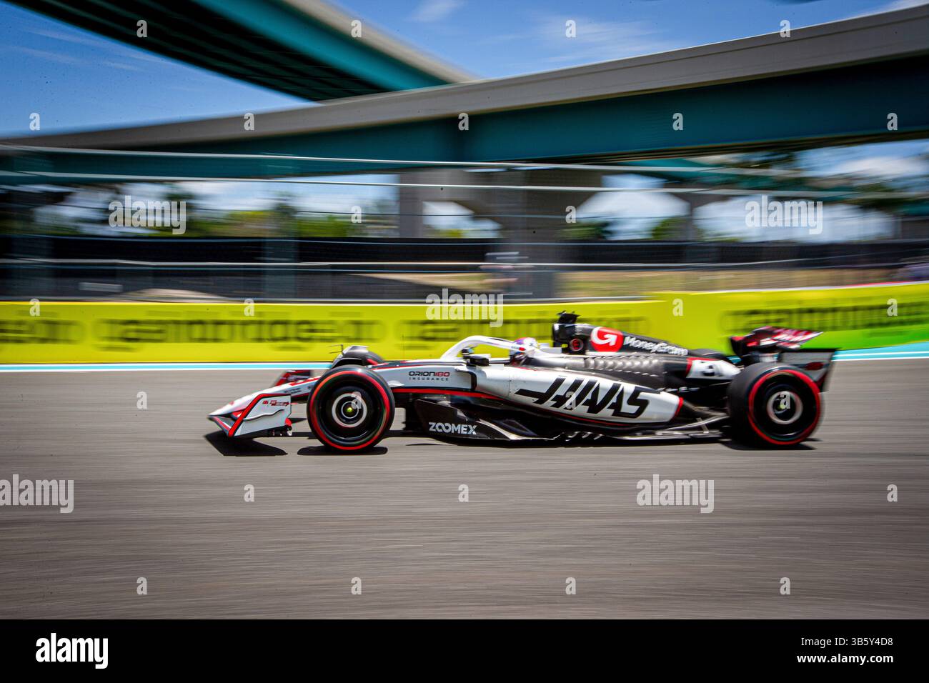 Faszinierend Haas Ferrari F1 Fotos