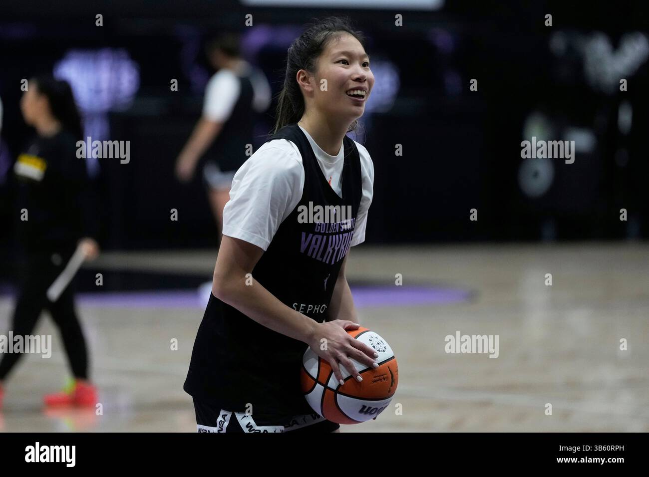 Wnba Chen Golden State Valkyries' Kaitlyn Chen practices during training camp at ...