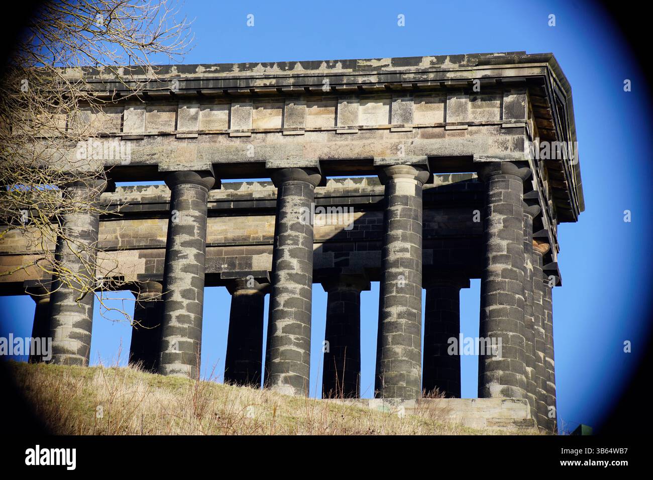 close-up-of-penshaw-monument-with-its-classical-doric-columns-under-a