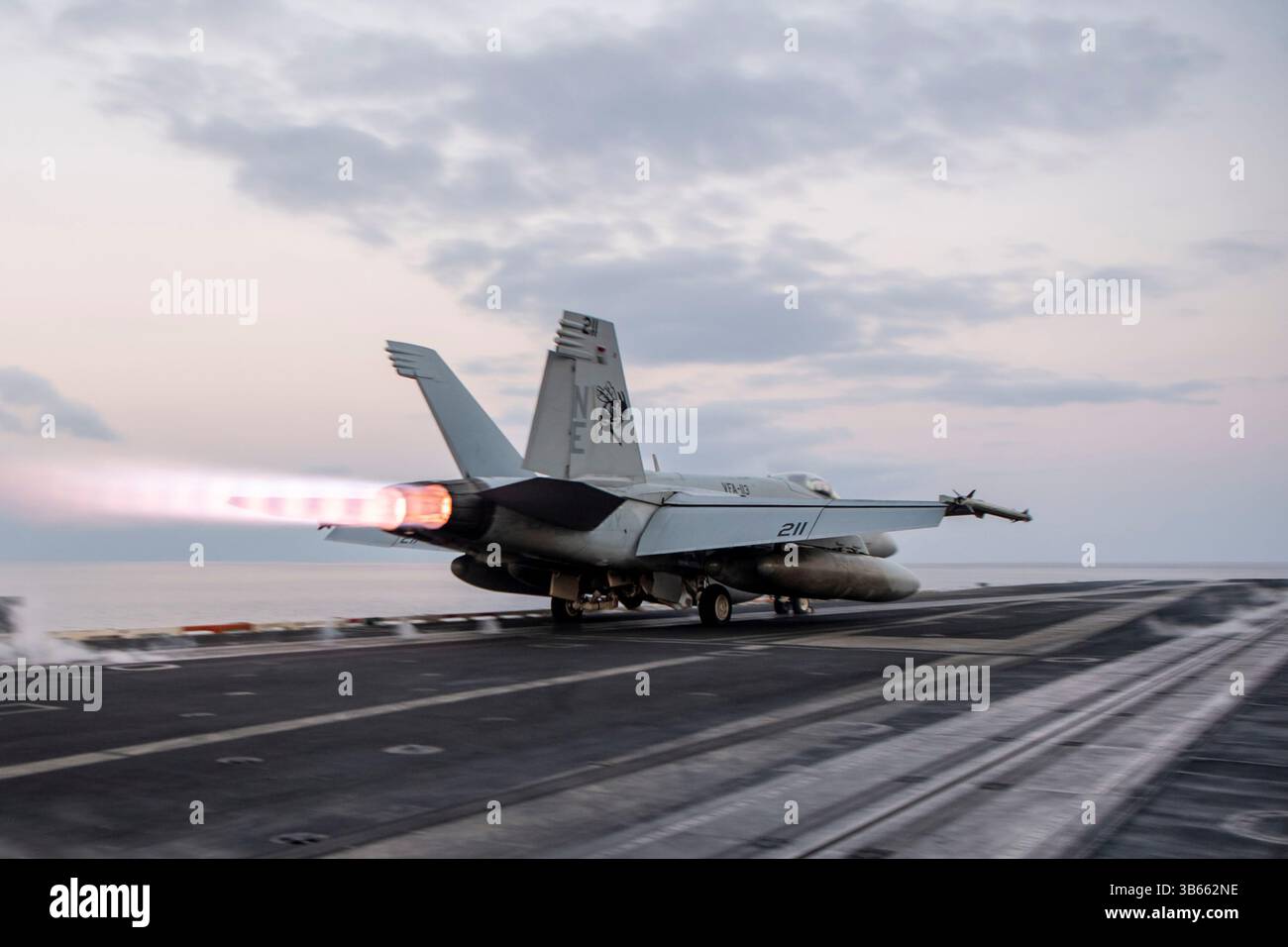 Strike fighter squadron 113 hi-res stock photography and images - Alamy