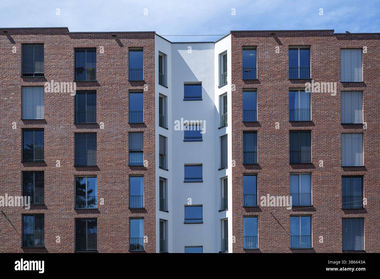 Exterior house block hi-res stock photography and images - Alamy
