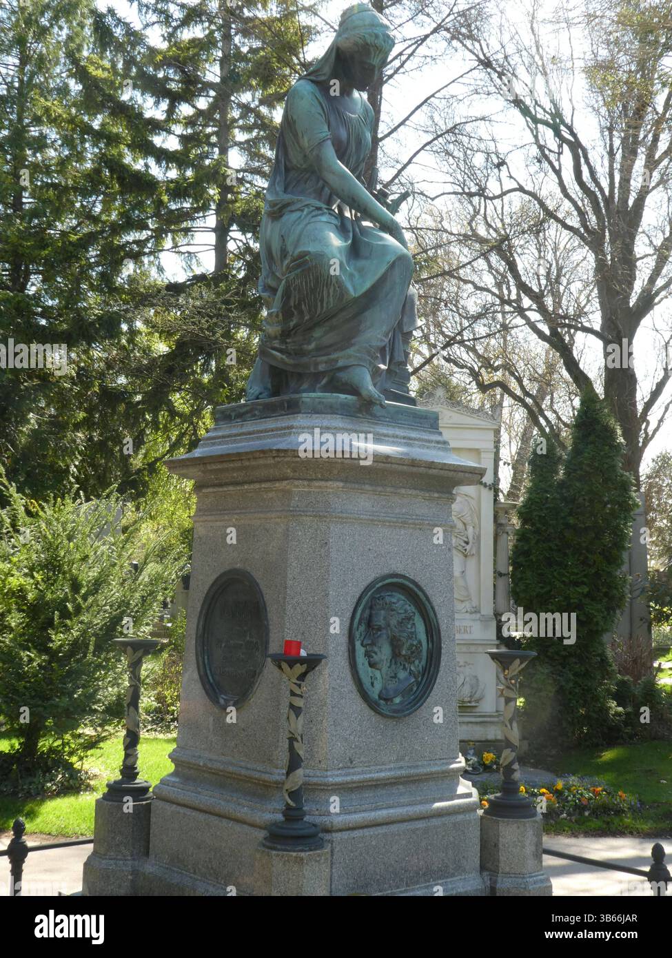 Grabmal Von Wolfgang Amadeus Mozart Grabmal Mozarts Bestattet Ist Er Grabmal Von Wolfgang Amadeus Mozart Grabmal Mozarts Bestattet Ist Er Am St Marxer Friedhof Tomb Of Wolfgang Amadeus Mozart Tomb Of Mozart He Is Buried At St Marx Cemetery Copyright Pressefotox Ep Asr 3B66JAR