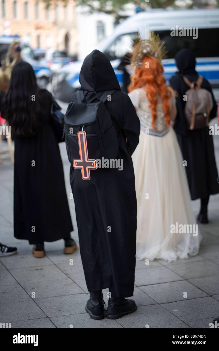 Demonstration von The Satanic Temple eine atheistische satanische ...