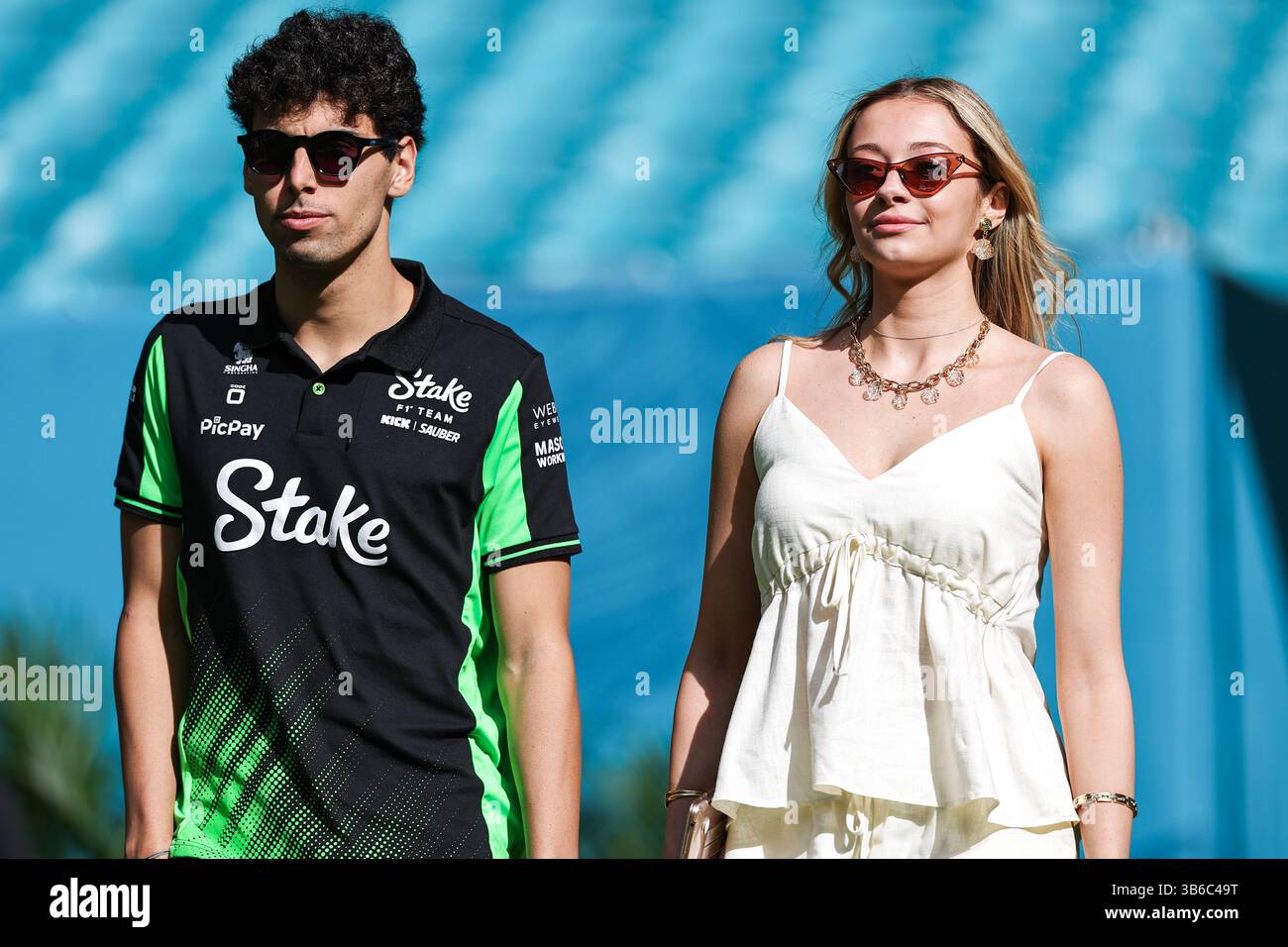 Girlfriend of f1 hi-res stock photography and images - Page 4 - Alamy, image size:1300x956