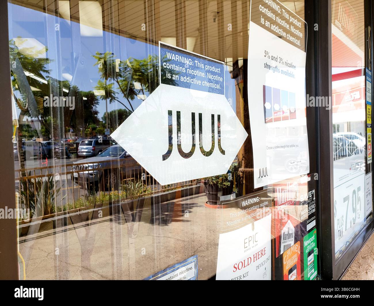 Juul hi-res stock photography and images - Alamy Juul hi-res stock photography and images - Alamy