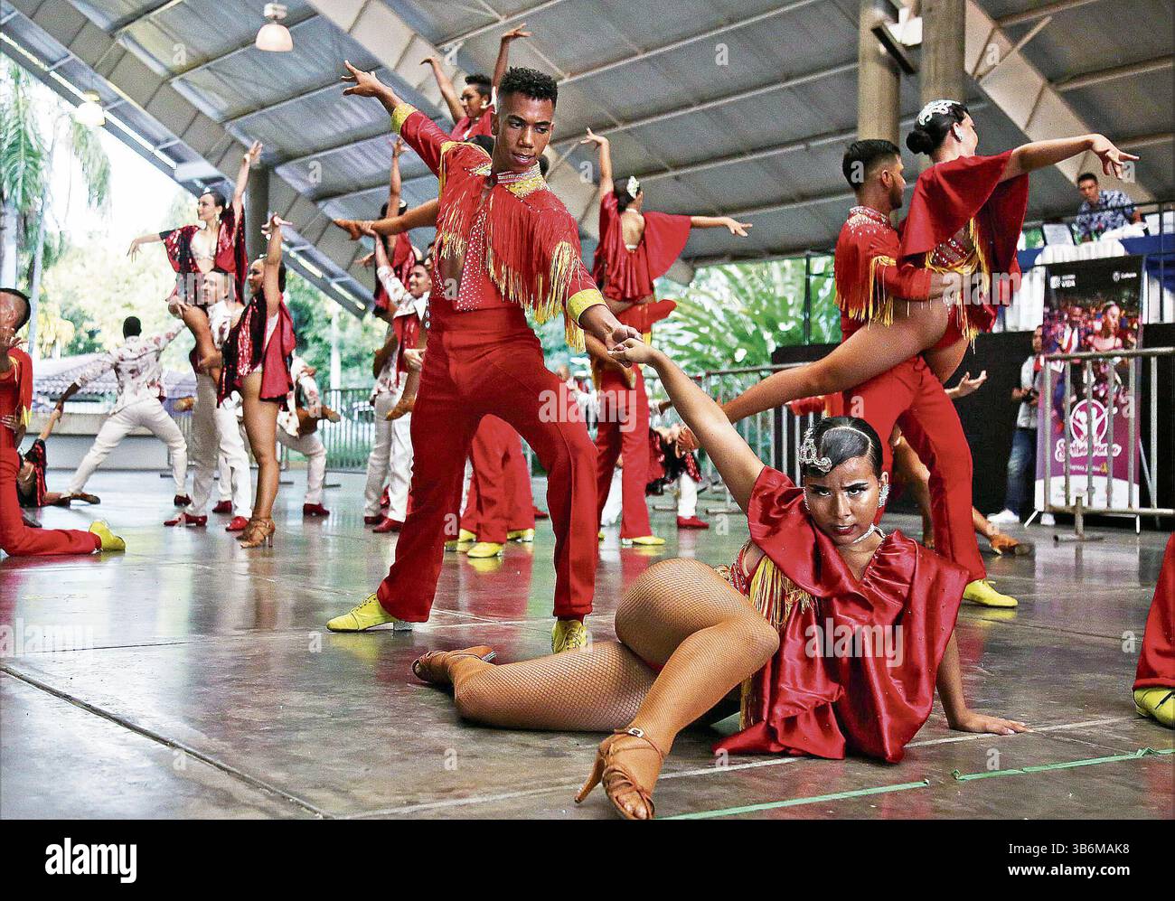 Palabras en el baile hi-res stock photography and images - Alamy