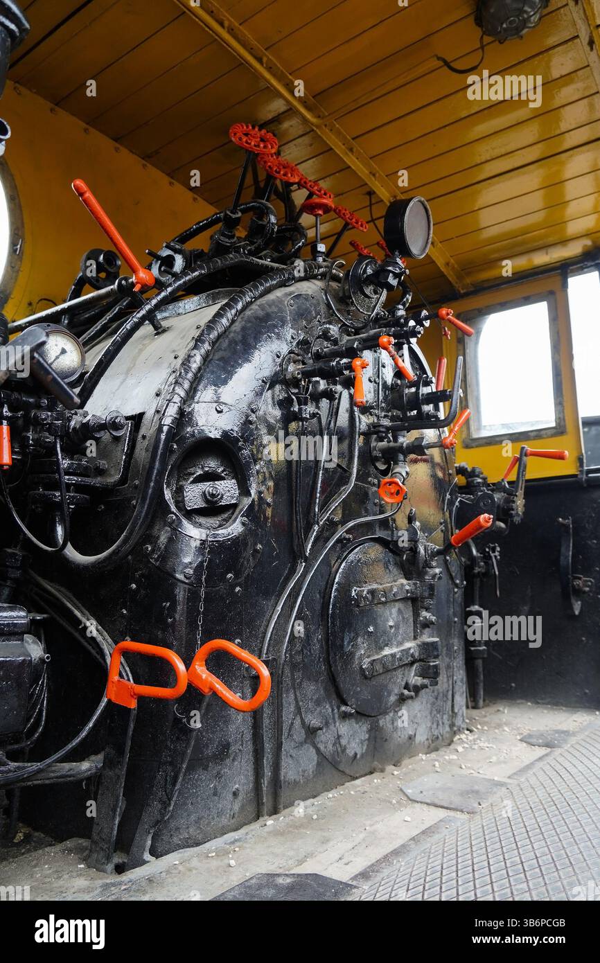 Train cockpit hi-res stock photography and images - Alamy