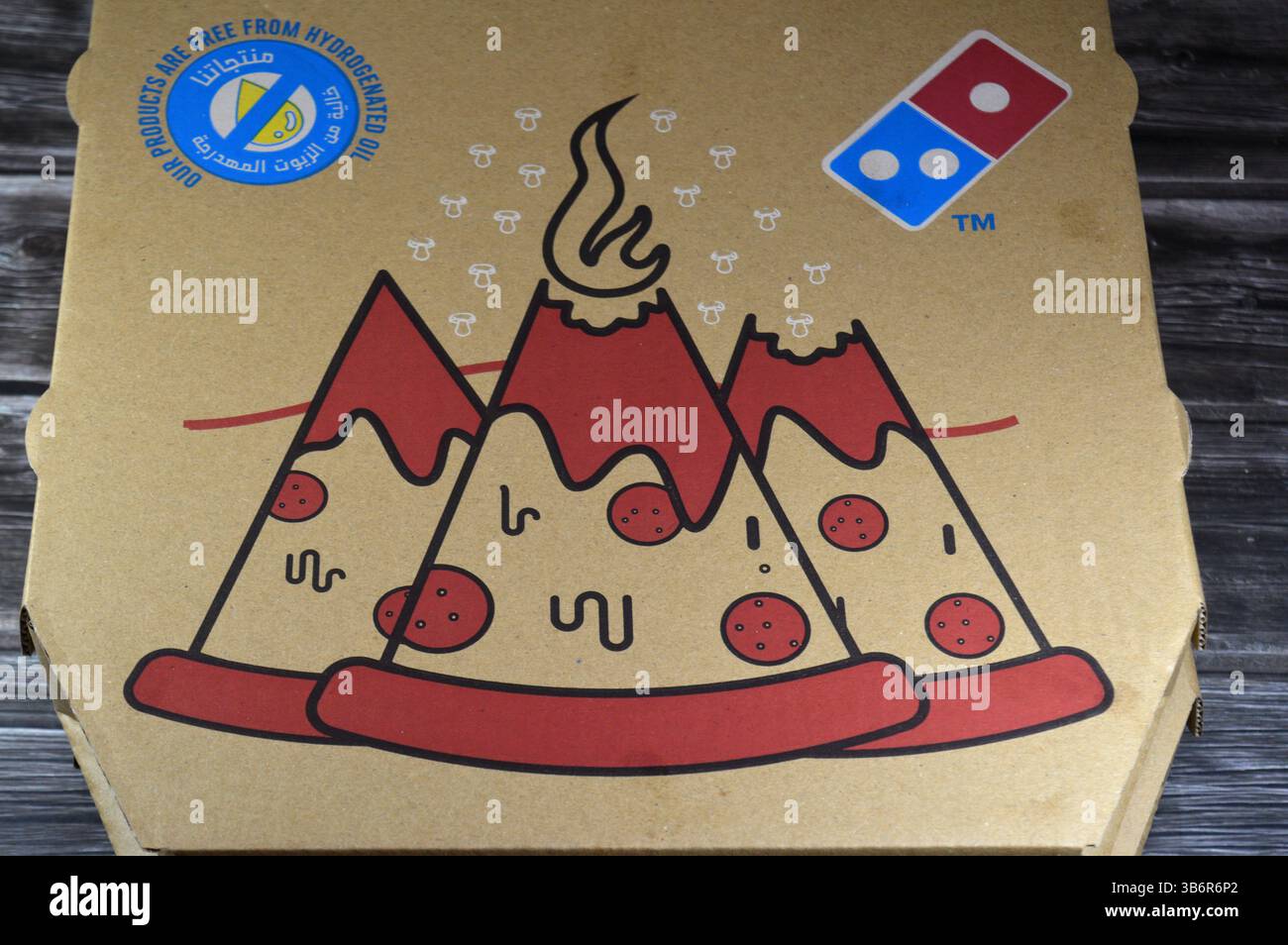 Dominos pizza sign usa hi-res stock photography and images - Alamy
