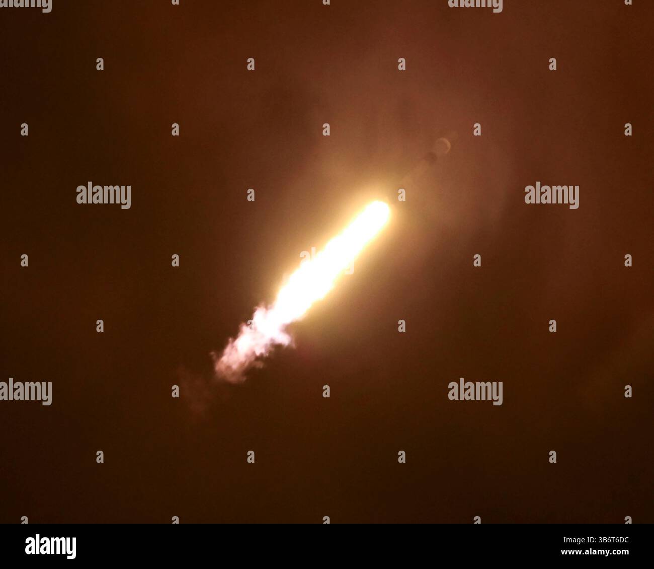 A SpaceX Falcon 9 rocket launches 29 of its Starlink Satellites into ...