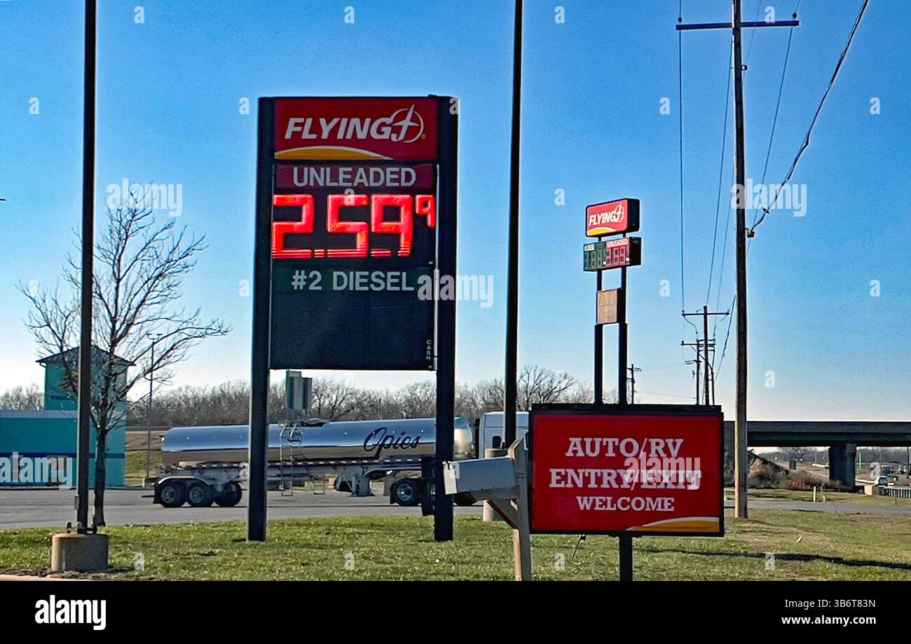 flying j cigarette prices Flying j truck stop hi-res stock photography and images