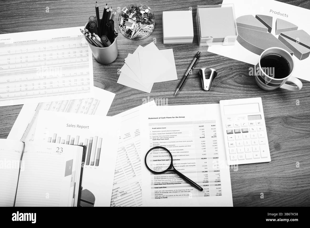Calculating bills Black and White Stock Photos & Images - Alamy