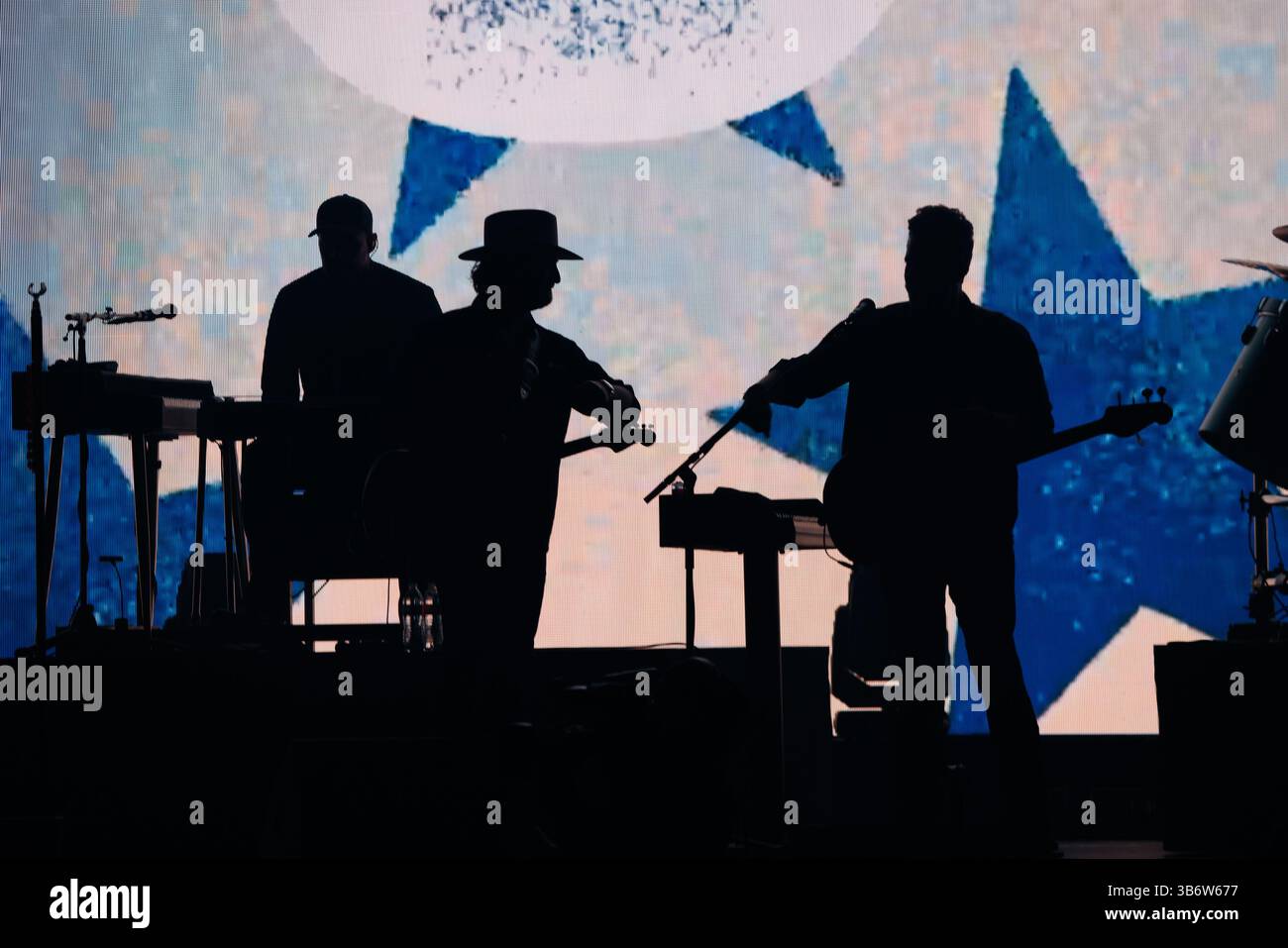 Thomas Rhett performs at the iHeart Country Music Festival in Austin ...