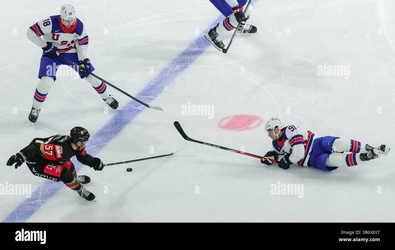 04 May 2025, North Rhine-Westphalia, Duesseldorf: Ice hockey ...