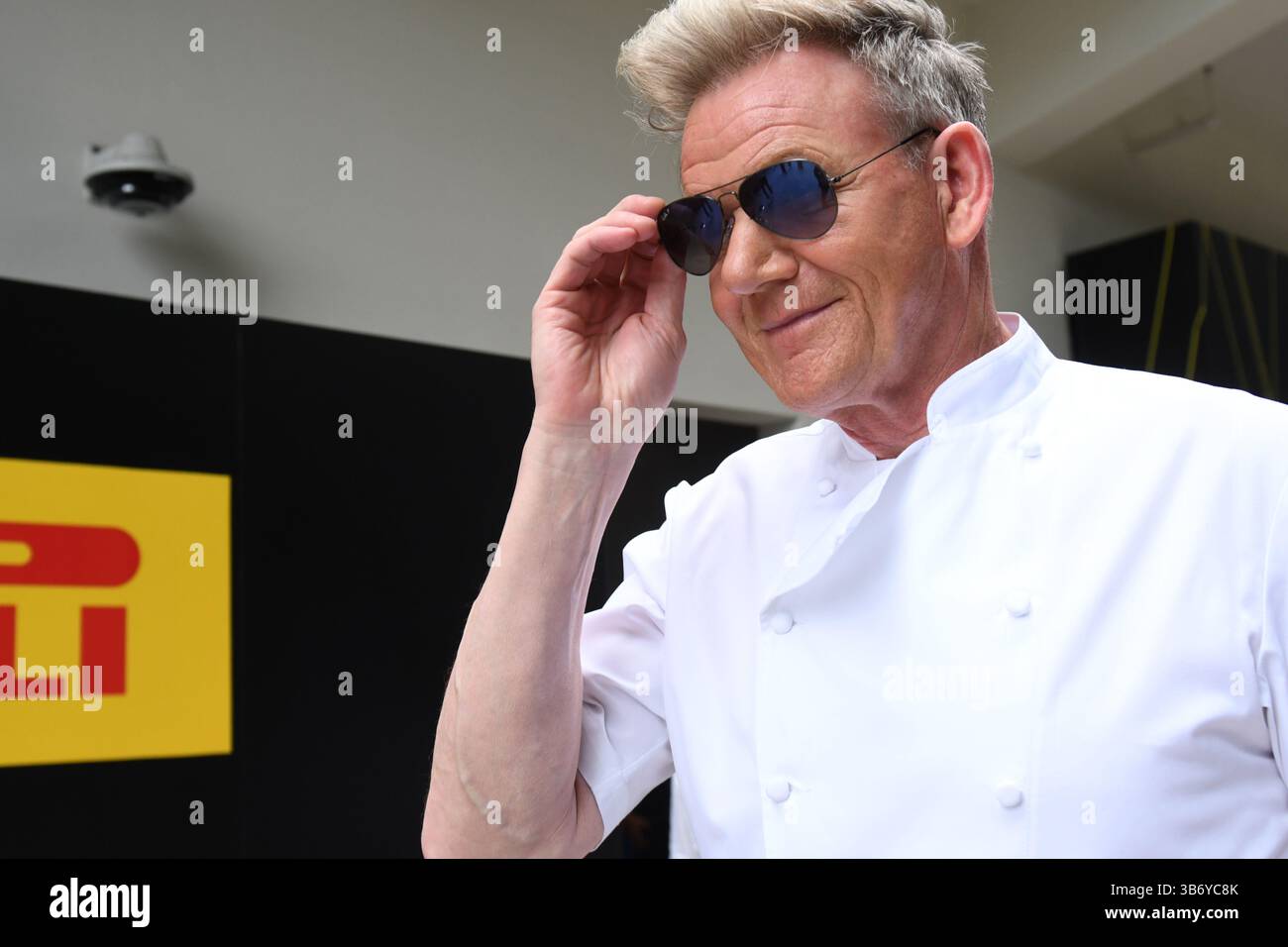 Chef gordon ramsay hi-res stock photography and images - Page 3 - Alamy