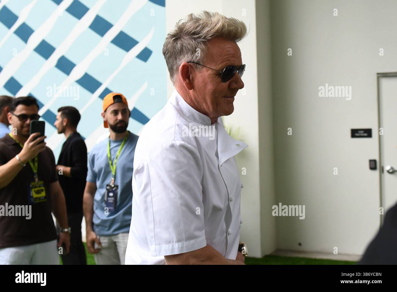 Chef gordon ramsay hi-res stock photography and images - Page 2 - Alamy