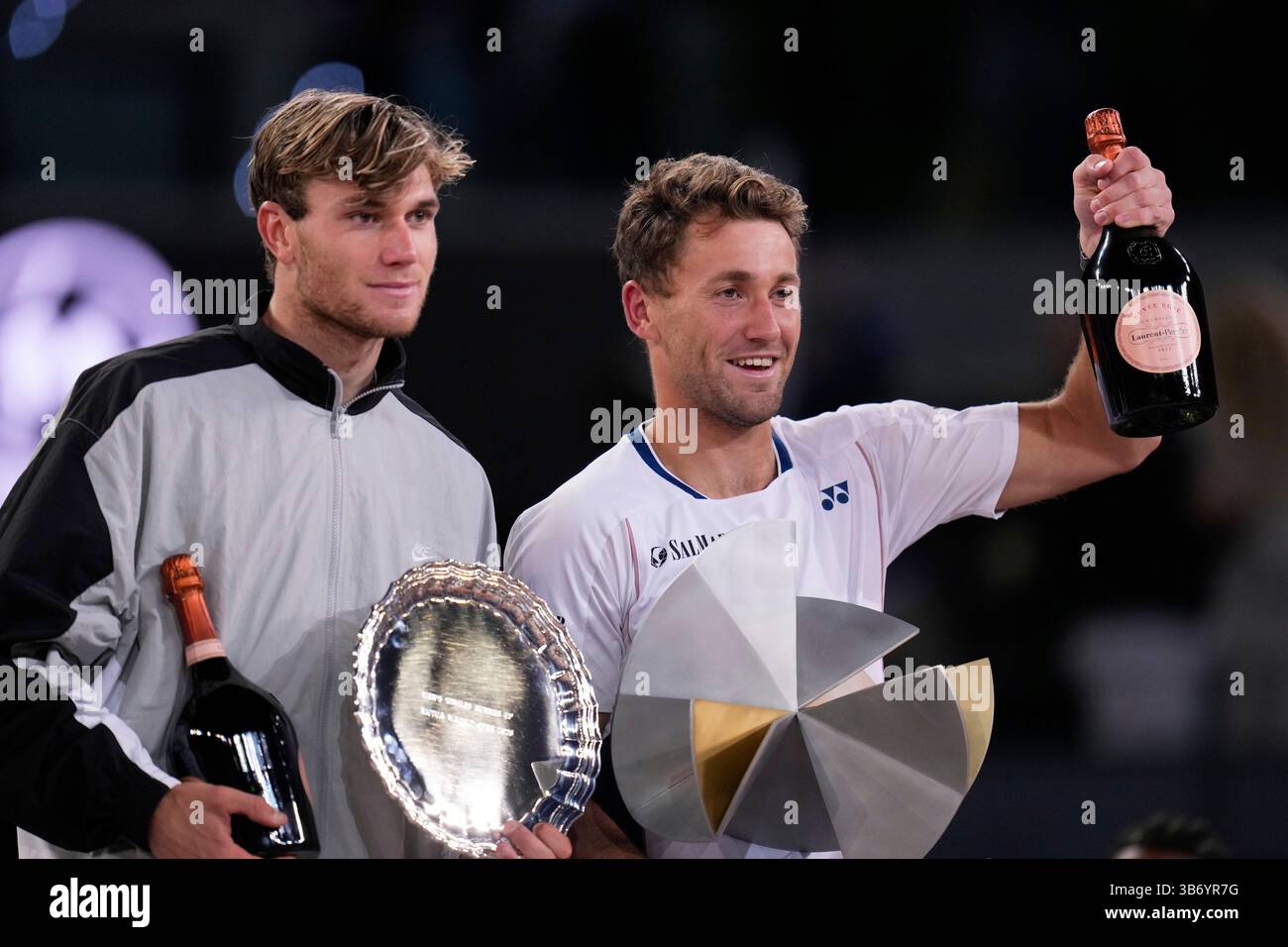 Britain's Jack Draper, left and the winner Norway's Casper Ruud stand ...