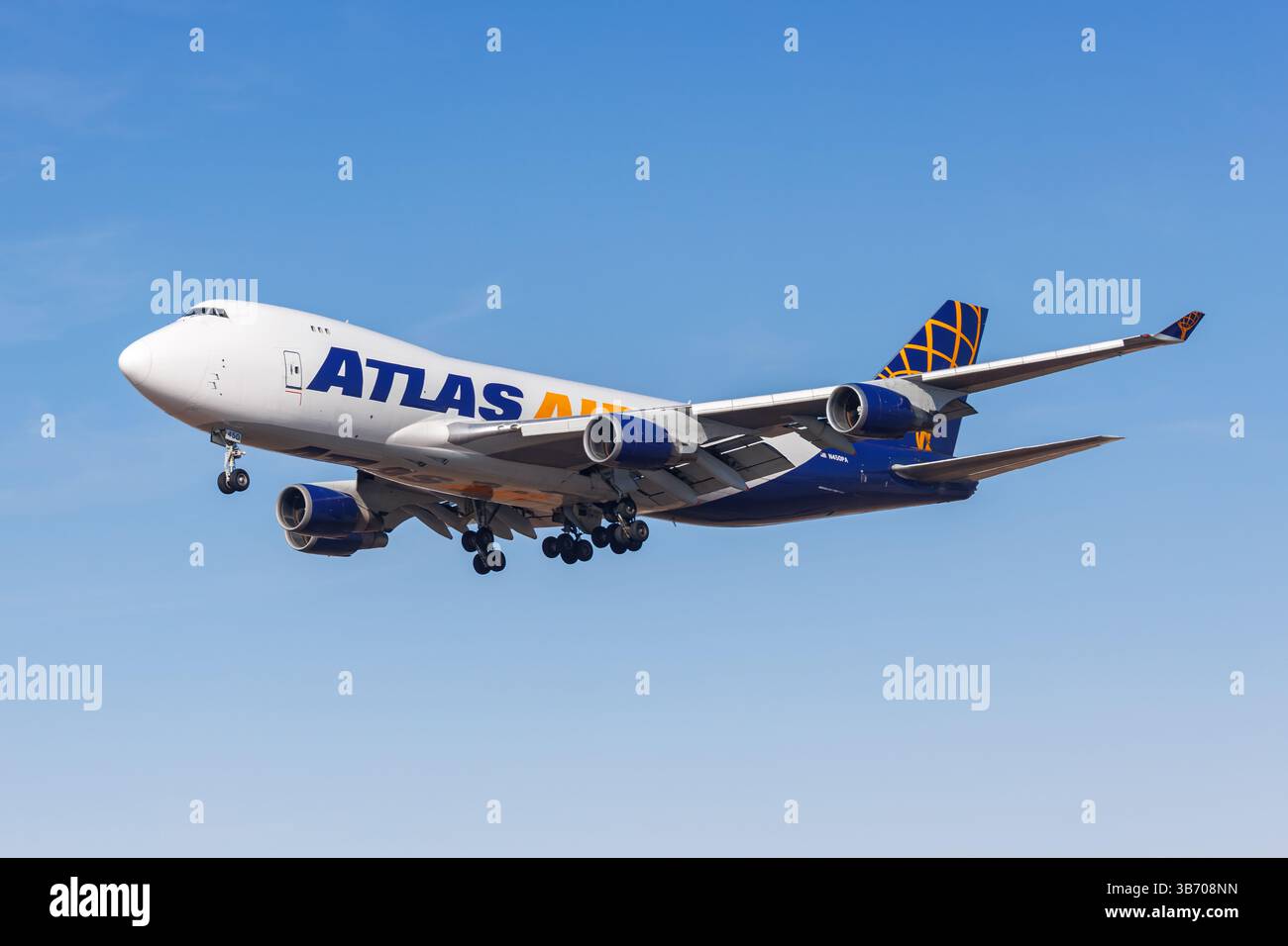 Atlas air boeing 747 hi-res stock photography and images - Alamy