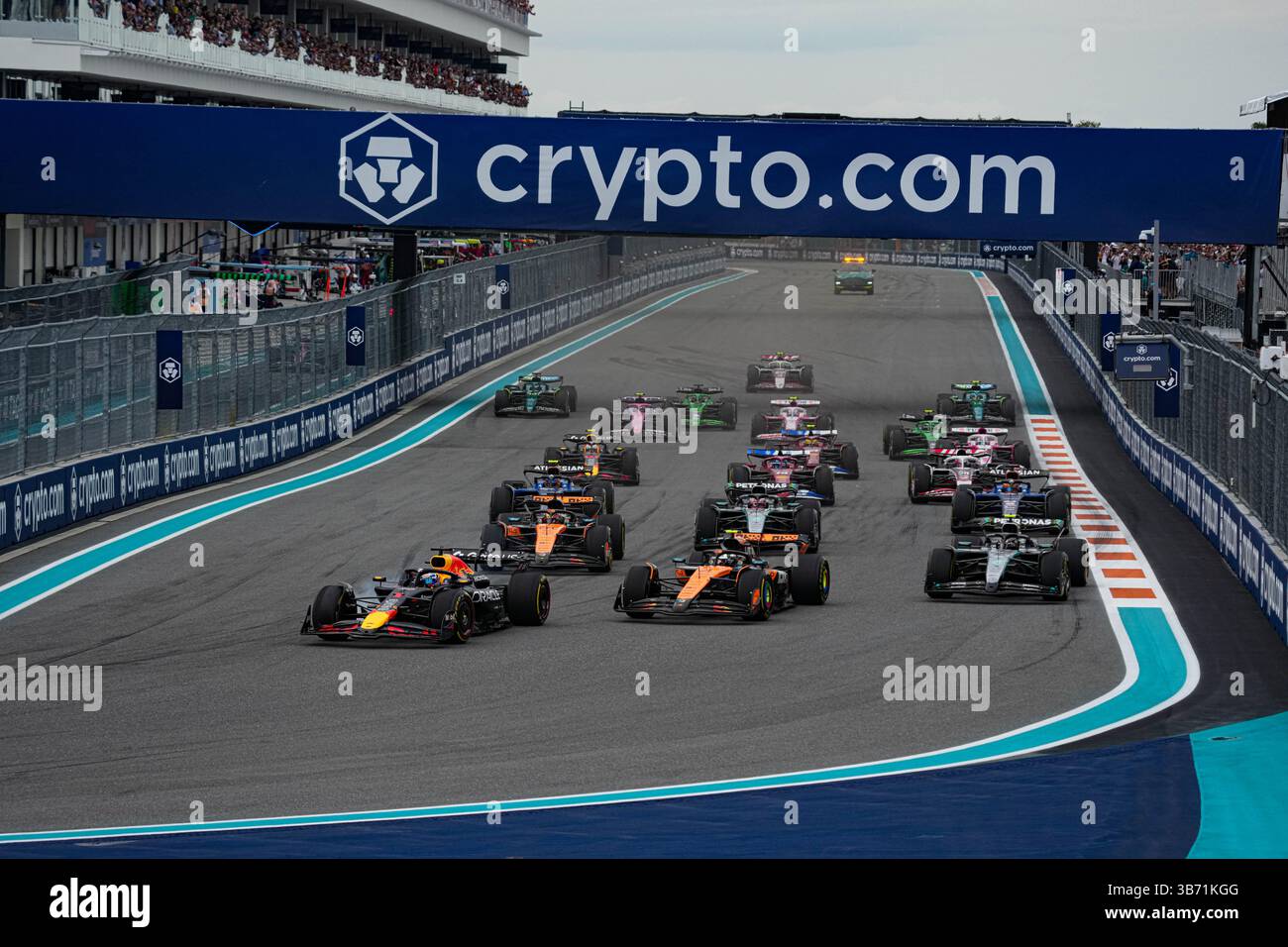 Formula 1 race start hi-res stock photography and images - Page 3 - Alamy