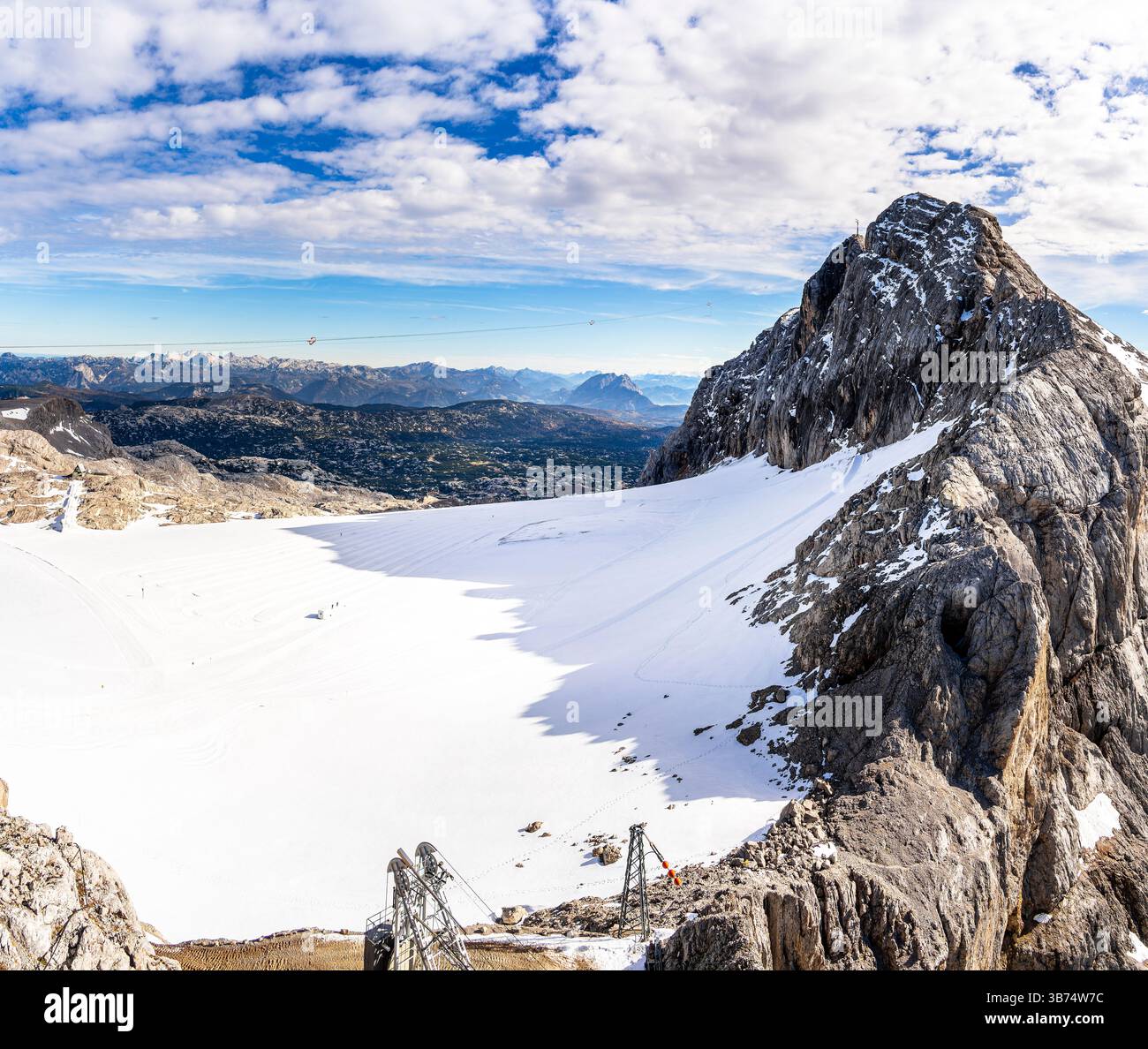 Austrian dachstein mountain peak hi-res stock photography and images ...