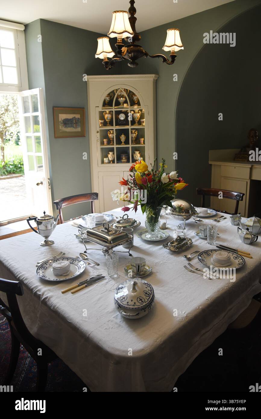 1930s table setting hi-res stock photography and images - Alamy