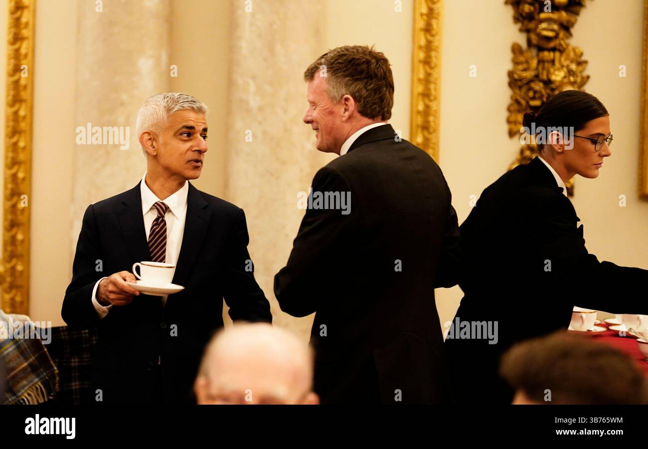 Sadiq Tea Mayor of London Sir Sadiq Khan (left) joins Second World War veterans ...