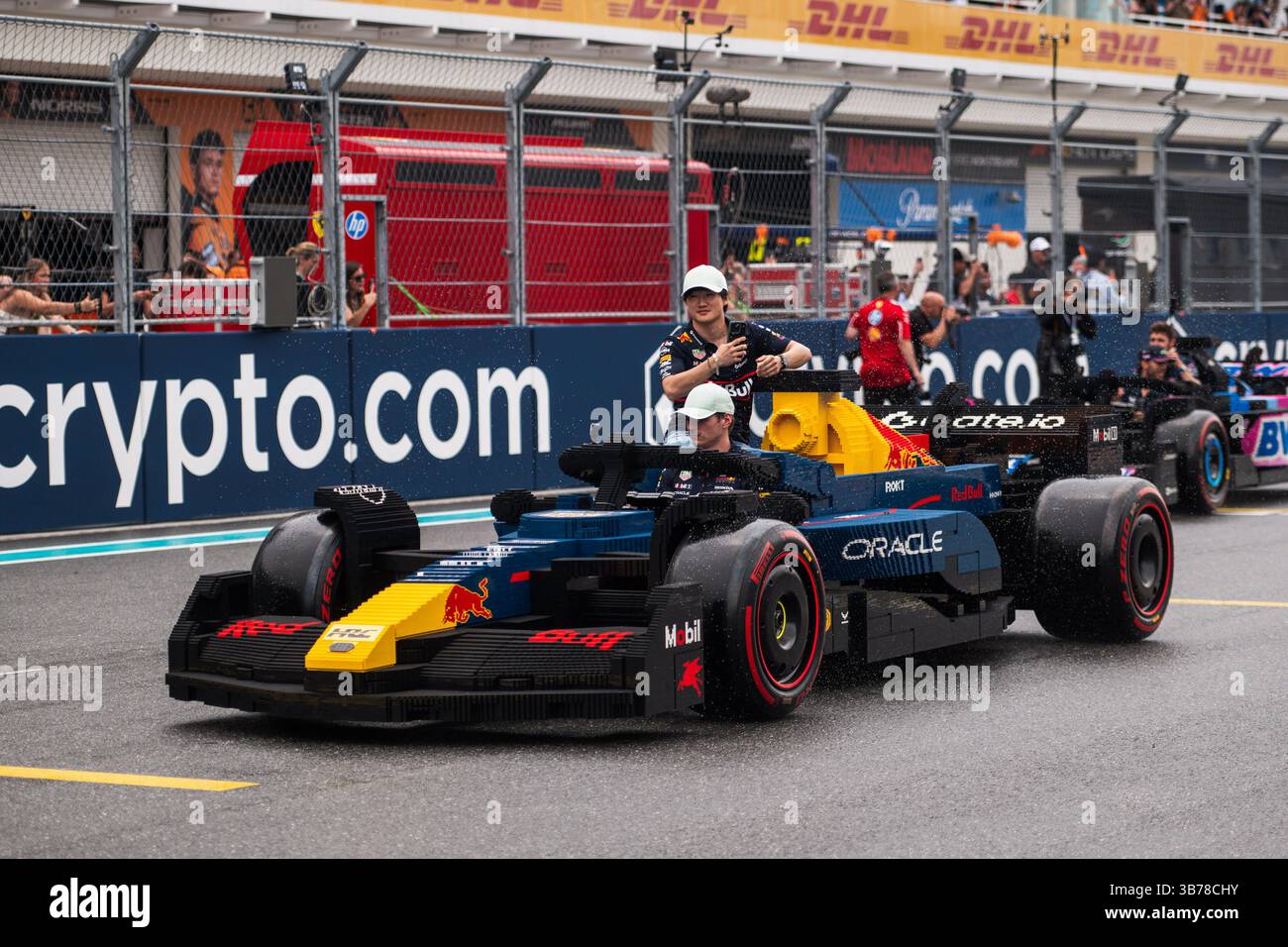 Oracle Red Bull Racing Japan Miami, Vereinigte Staaten. 04th May, 2025. Yuki Tsunoda (Oracle Red ...