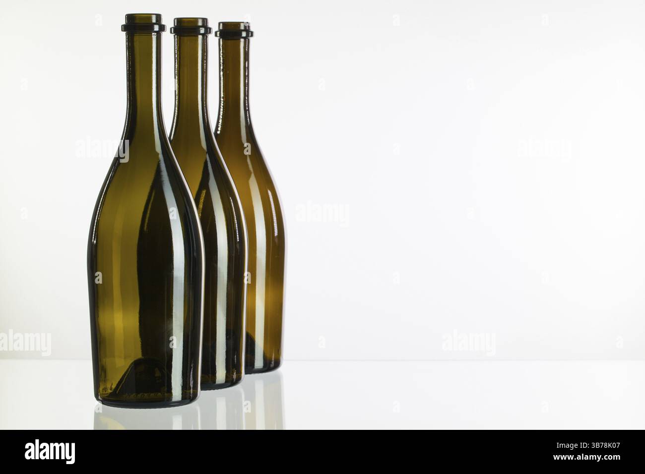 Three drinks on table hi-res stock photography and images - Alamy