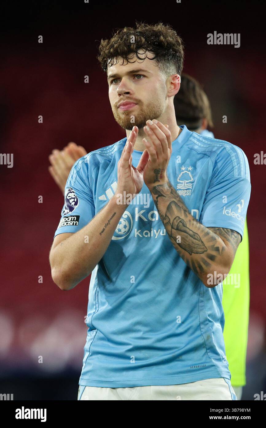 LONDON, UK - 5th May 2025:  Neco Williams of Nottingham Forest applauds the fans after the Premier League match between Crystal Palace FC and Nottingham Forest FC at Selhurst Park  (Credit: Craig Mercer/ Alamy Live News) Stock Photo