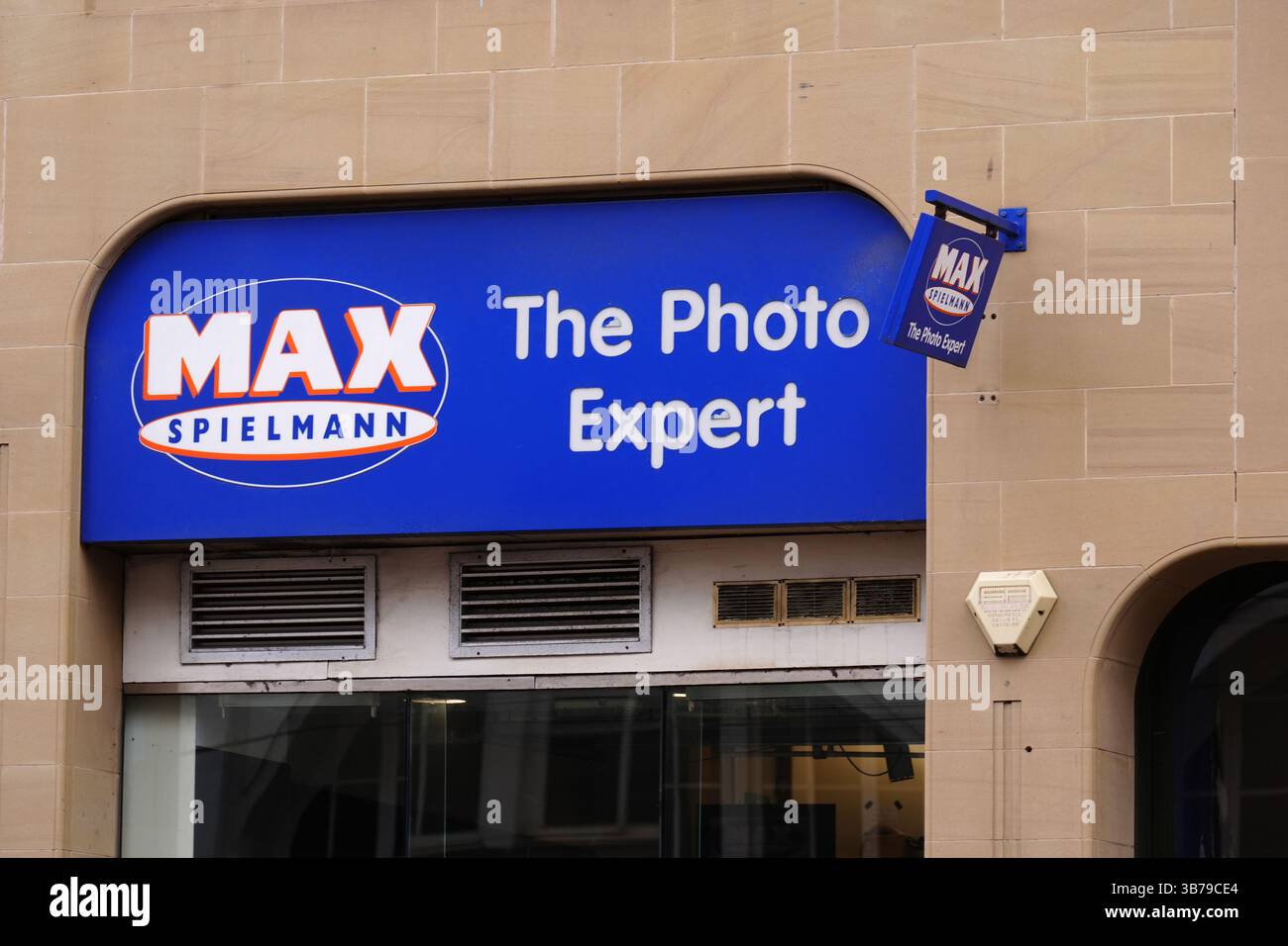 Max spielmann logo hi-res stock photography and images - Alamy