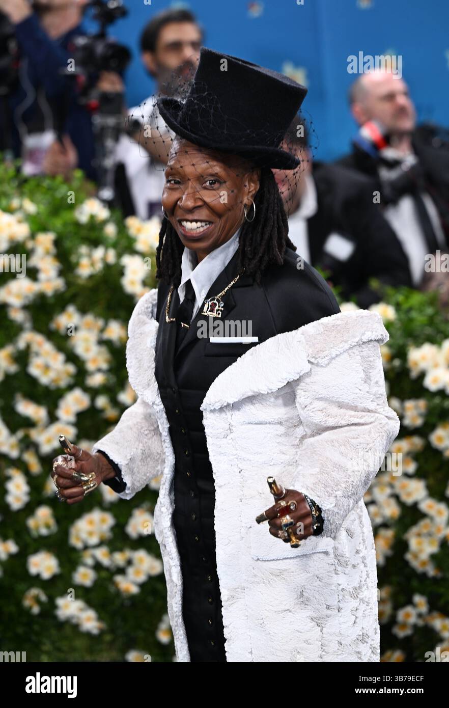 Whoopi Goldberg attending the Metropolitan Museum of Art Costume ...