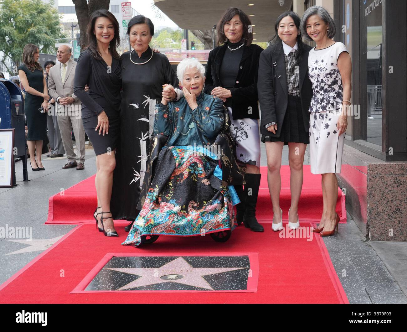 Los Angeles, USA. 05th May, 2025. (LR) MingNa Wen, Kieu Chinh, Lisa