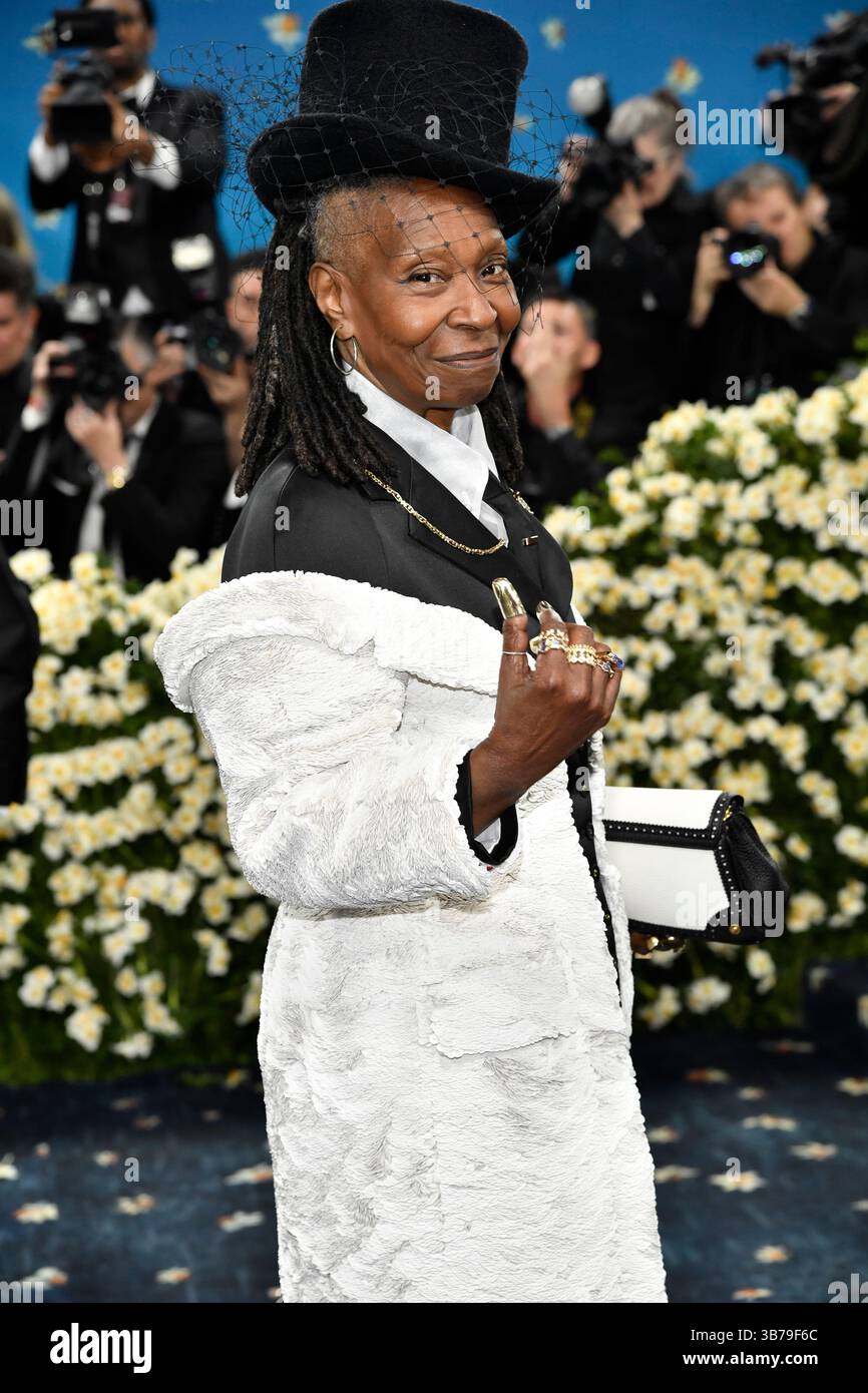 Whoopi Goldberg attends The Metropolitan Museum of Art's Costume ...