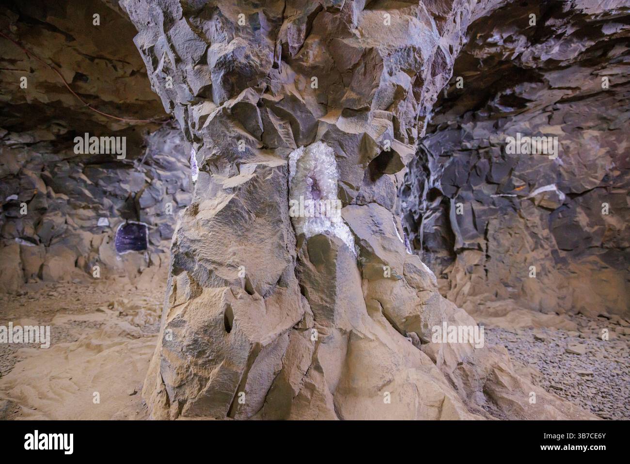 Rock column in the tunnels at the Wanda mines in Misiones, Argentina ...