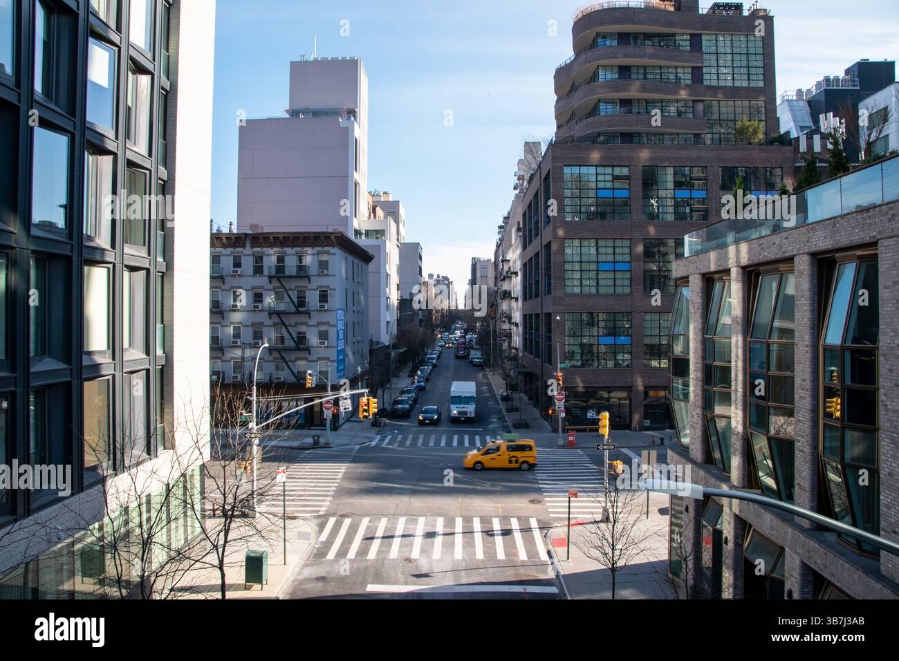 Street scene from NYC with fast movement Stock Photo - Alamy