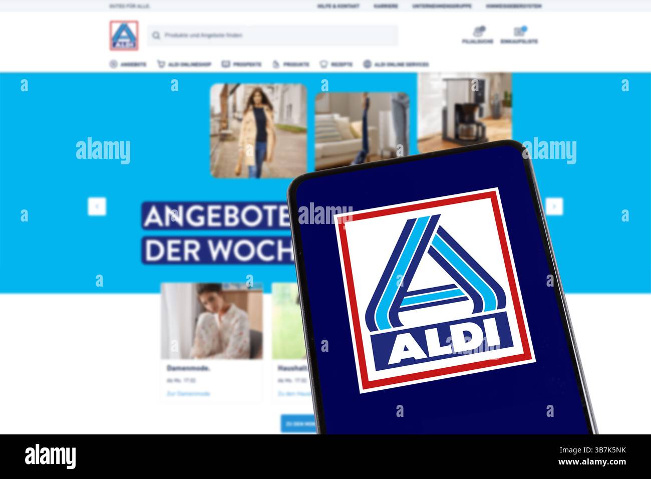 Aldi nord logo on the supermarket hi-res stock photography and images -  Alamy