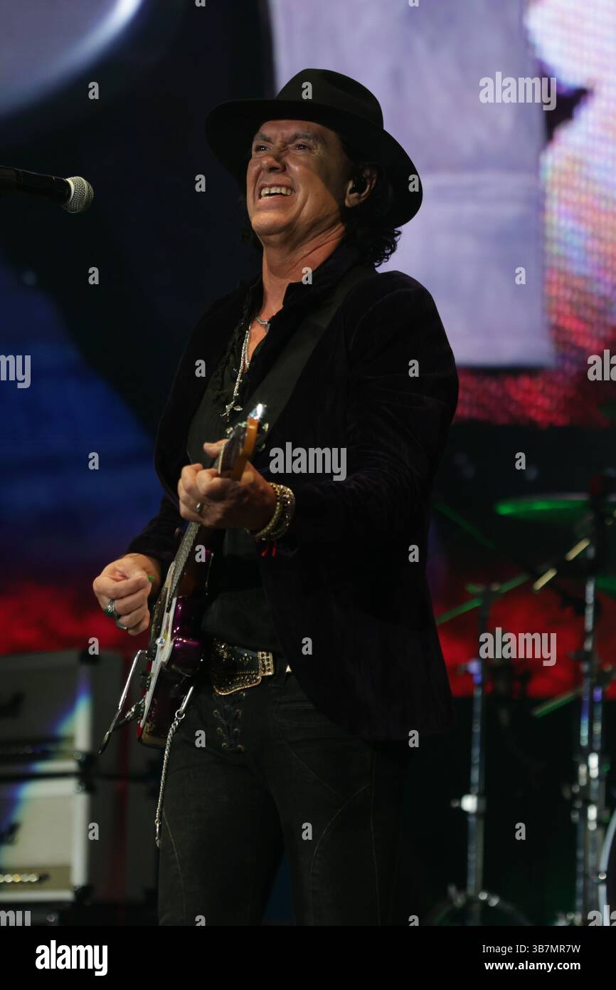 April 19, 2024, Mexico City, Mexico: Saul Hernandez, singer of the Caifanes Mexican band performs on stage during his 2024-2025 tour where they played their greatest hits from the 80s and 90s at Auditorio Nacional. (Credit Image: © Ismael Rosas/eyepix via ZUMA Press Wire) Stock Photo