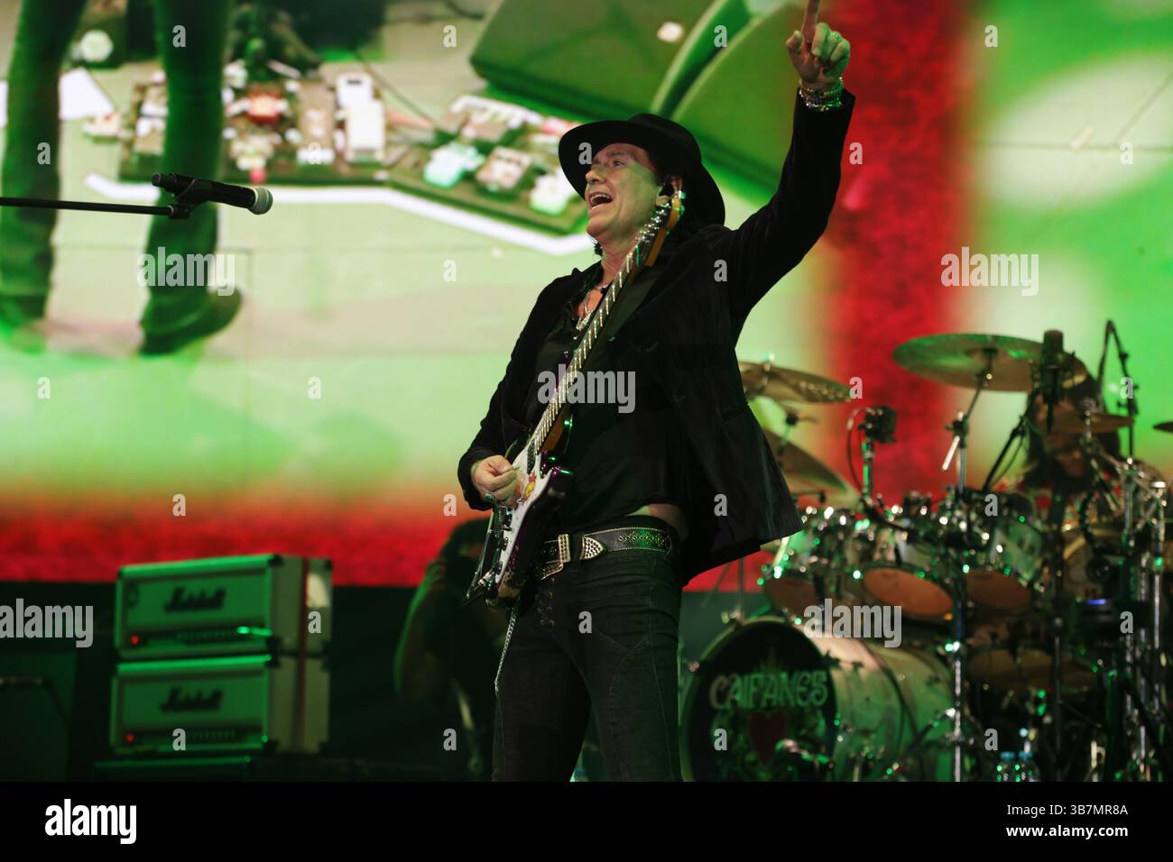 April 19, 2024, Mexico City, Mexico: Saul Hernandez, singer of the Caifanes Mexican band performs on stage during his 2024-2025 tour where they played their greatest hits from the 80s and 90s at Auditorio Nacional. (Credit Image: © Ismael Rosas/eyepix via ZUMA Press Wire) Stock Photo