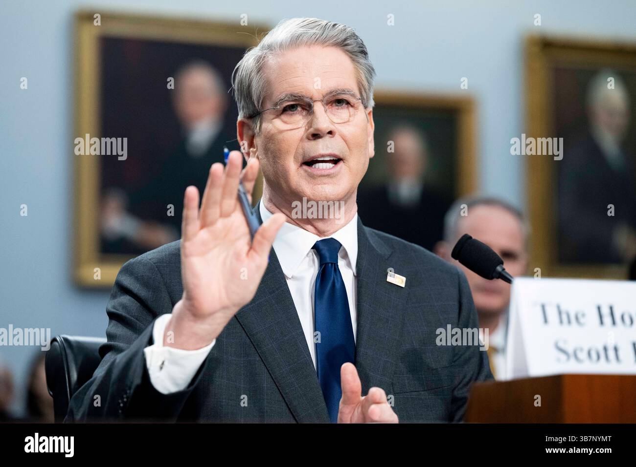 财政部长贝森特作证：“关税不会引发通胀”