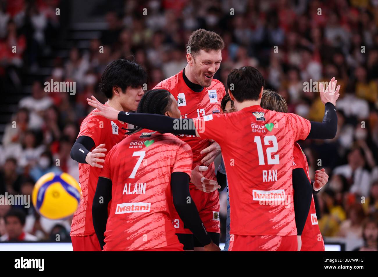 Suntory sunbirds hi-res stock photography and images - Alamy