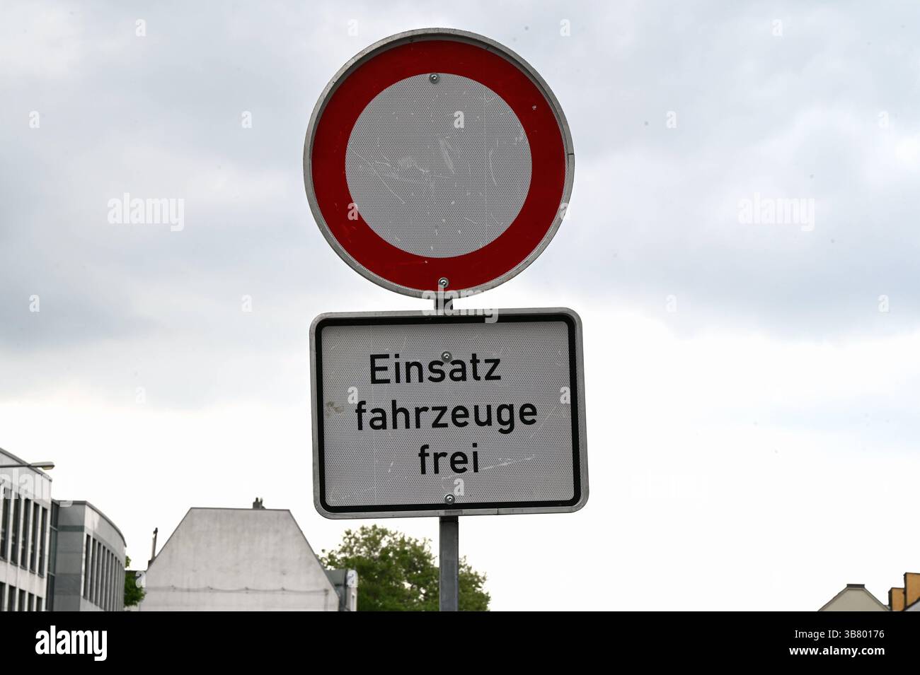 Verkehrszeichen VZ 250 Verbot für Fahrzeuge, Aluminium, 600 mm, RA2