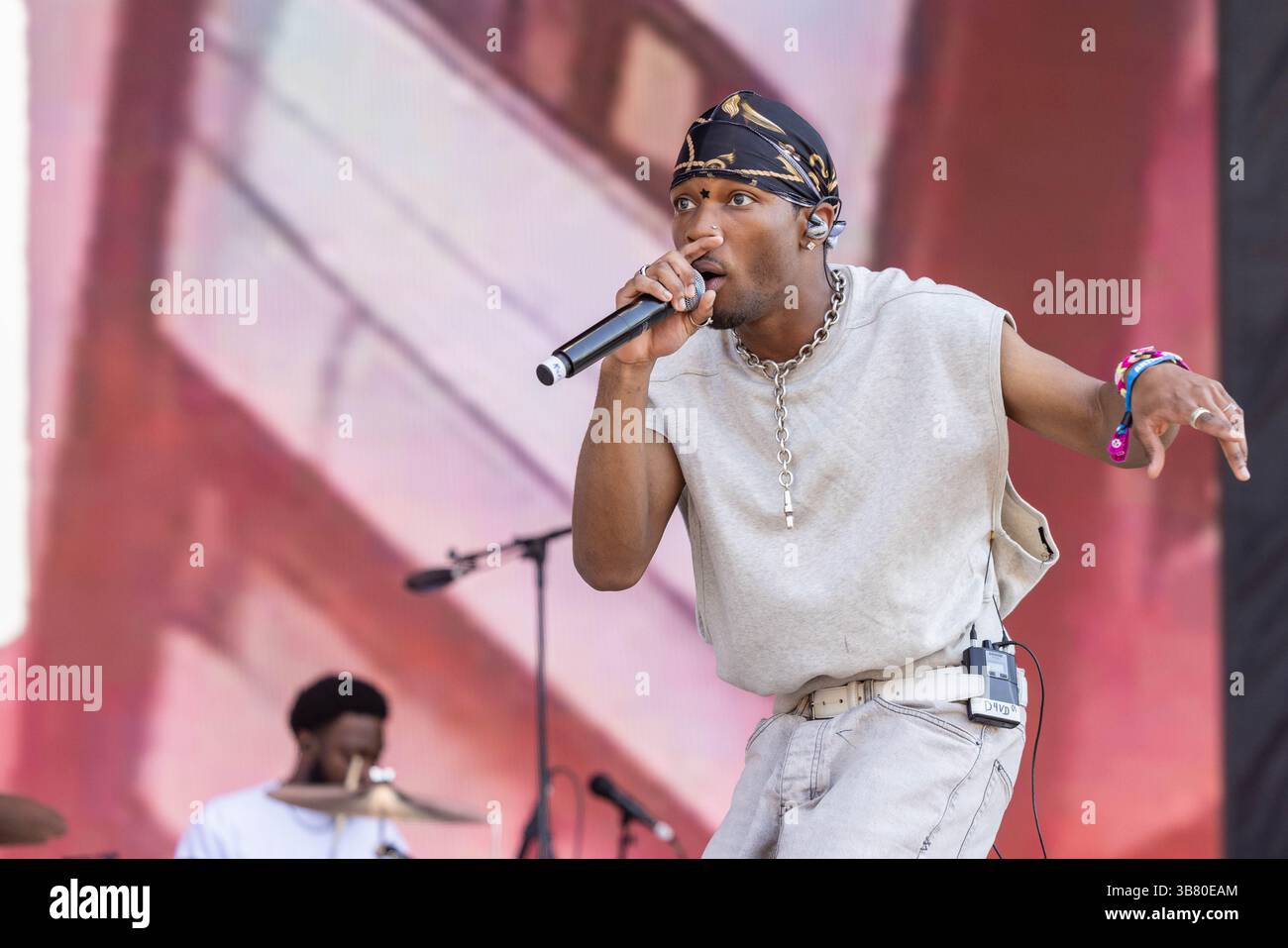 D4vd concert hi-res stock photography and images - Alamy