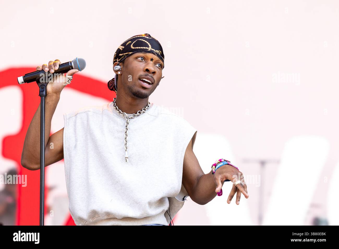 D4vd concert hi-res stock photography and images - Alamy