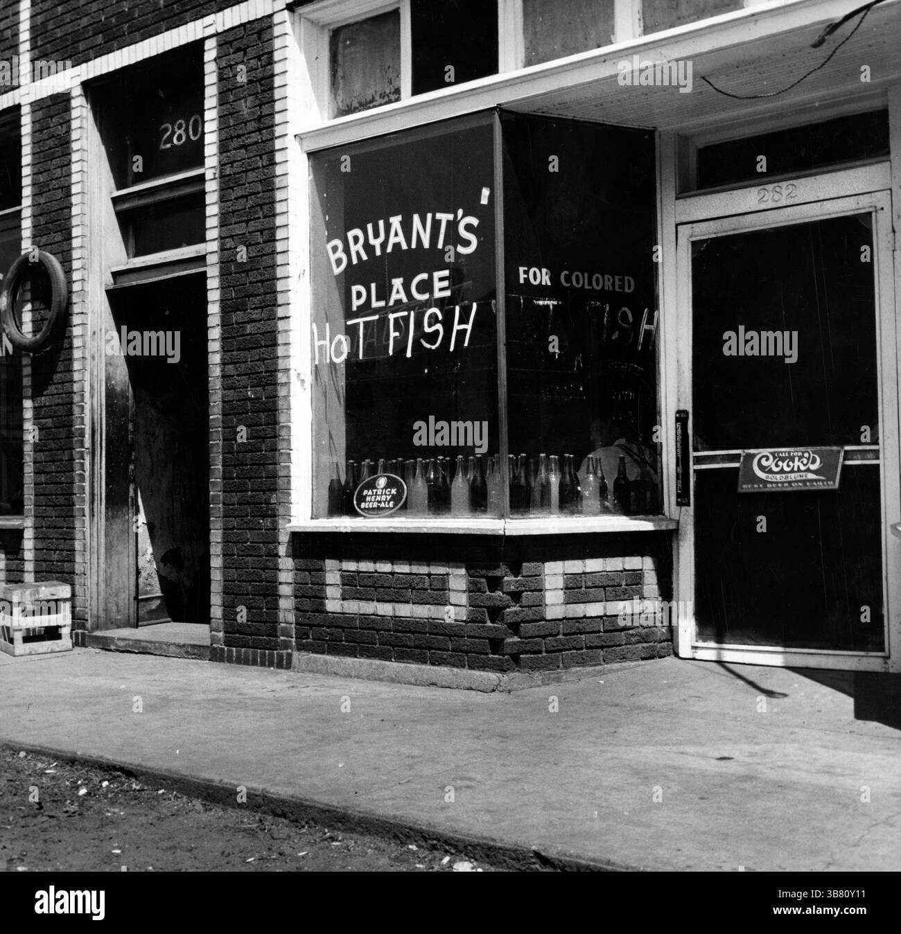 Fish Rashal 1930s racial segregation discrimination hi-res stock photography and ...