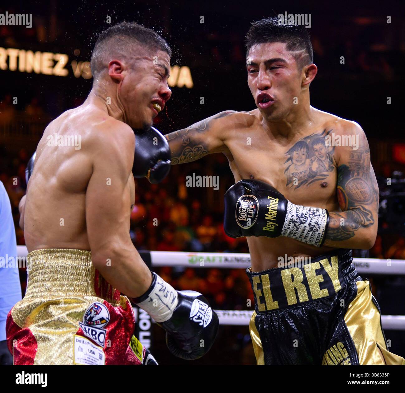Julio Cesar Martinez, of Mexico, right, fights against Ronal Batista, of  Panama, during flyweight championship bout at the Akron Stadium in  Guadalajara, Mexico, Saturday, May 6, 2023. (AP Photo/Moises Castillo Stock  Photo -, image size:1300x1263