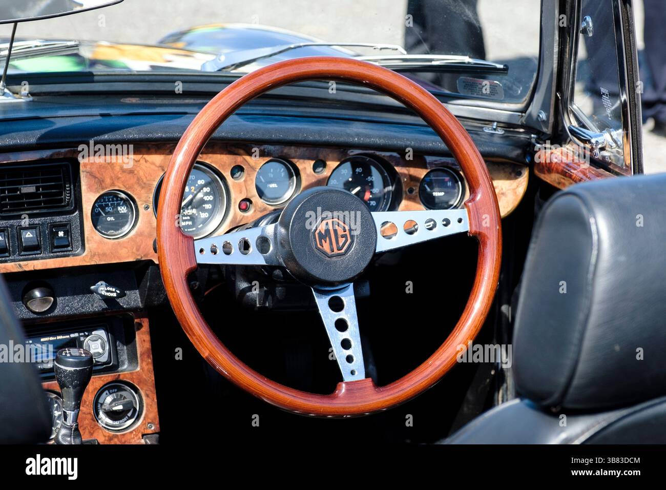 Mg car steering wheel hi-res stock photography and images - Alamy